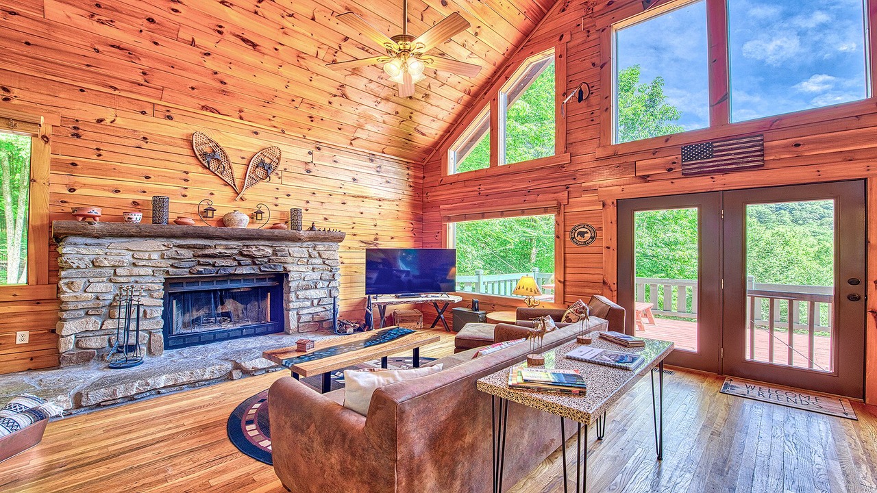 Photo of Livingroom in Maggie Valley