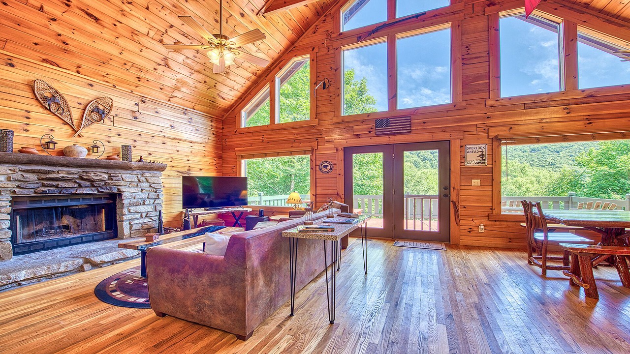 Photo of Livingroom in Maggie Valley