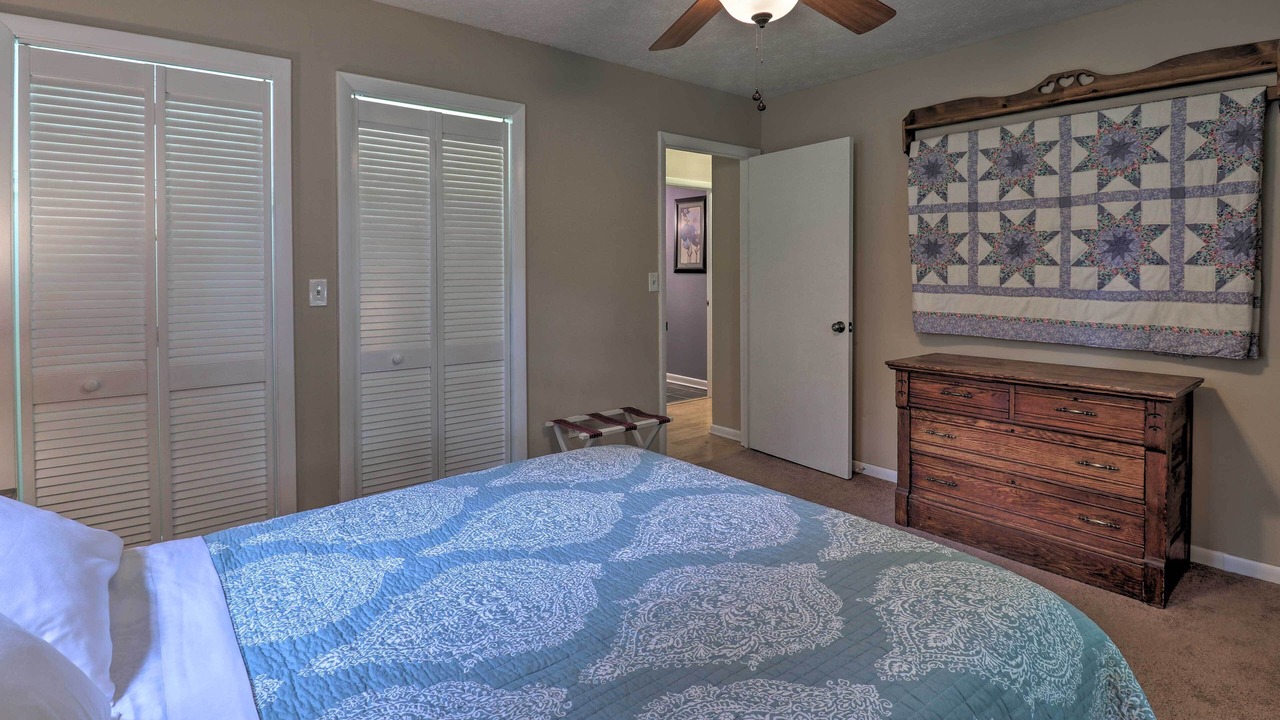 Photo of Bedroom in Hendersonville