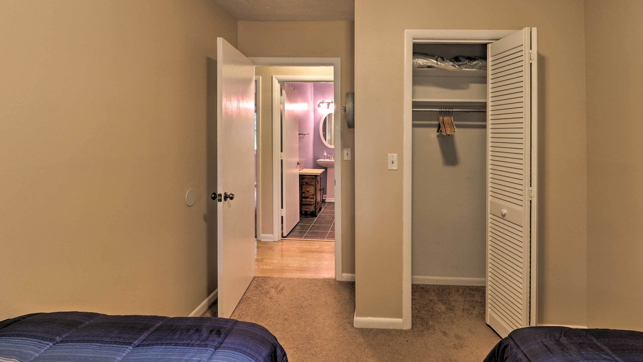 Photo of Bedroom in Hendersonville