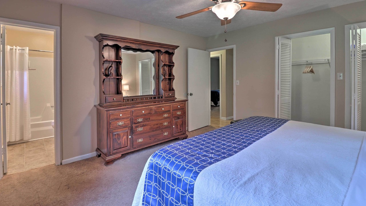 Photo of Bedroom in Hendersonville