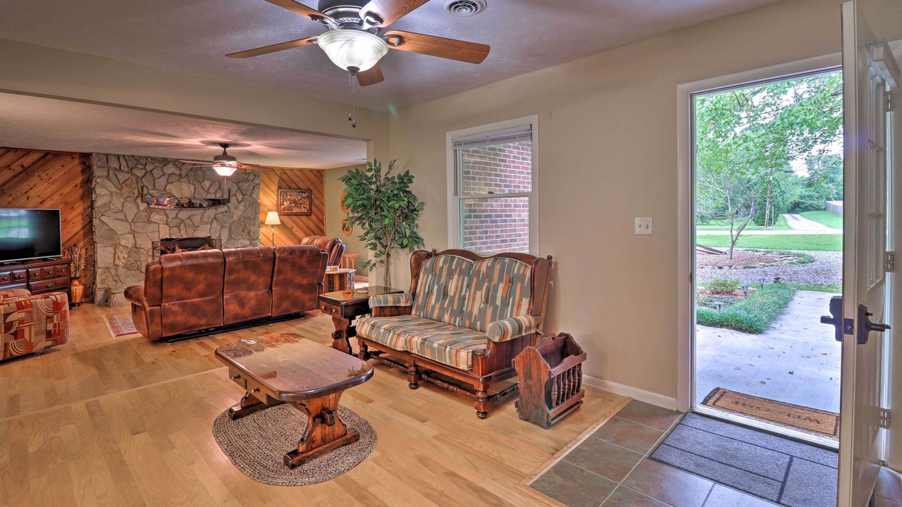 Photo of Livingroom in Hendersonville