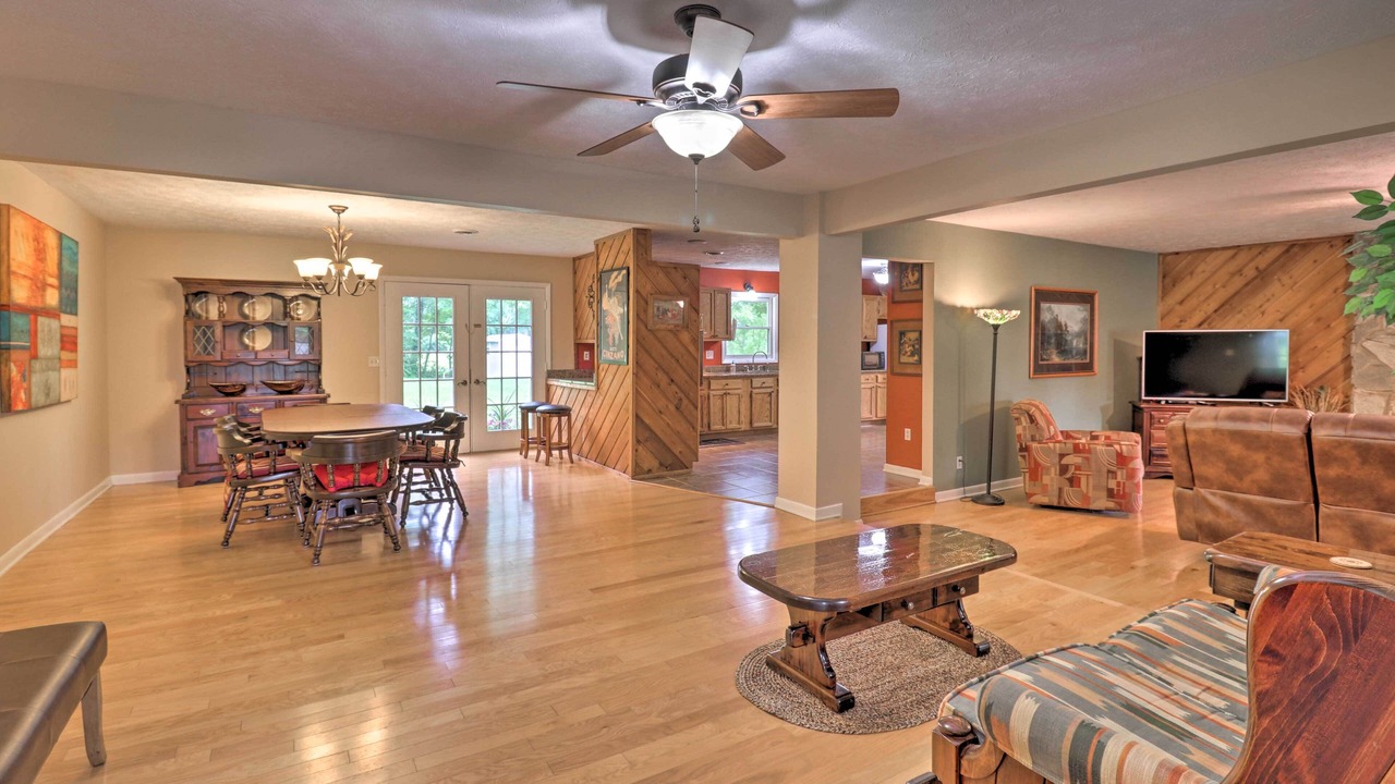 Photo of Livingroom in Hendersonville