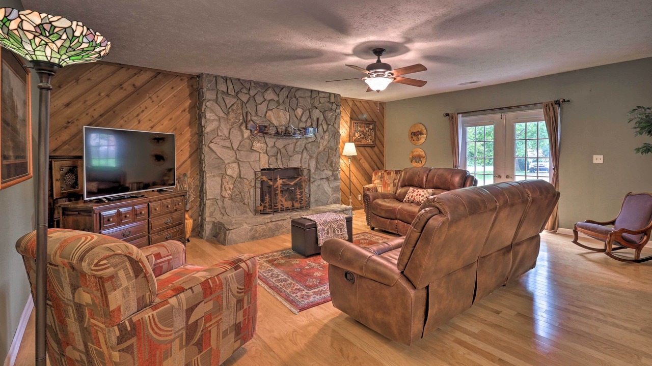 Photo of Livingroom in Hendersonville