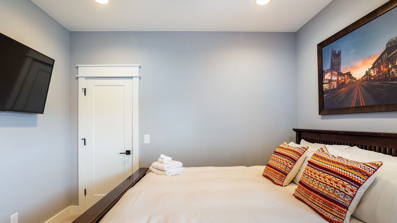 Photo of Bedroom in Historic Waverly