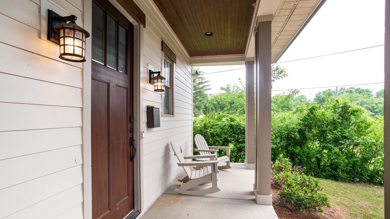 Photo of Patio Balcony in Historic Waverly