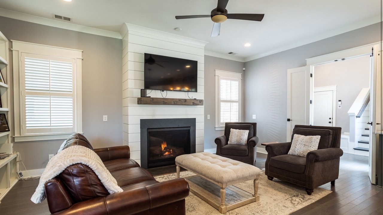 Photo of Livingroom in Historic Waverly