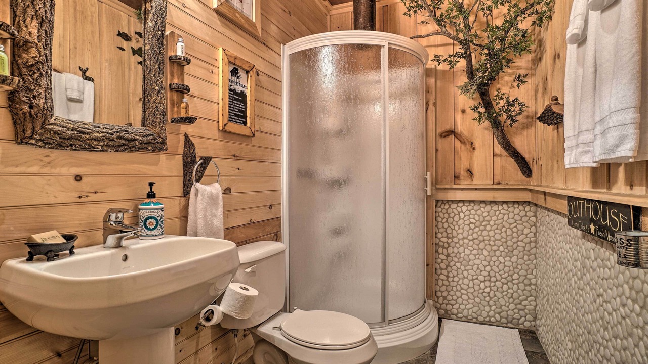 Photo of Bathroom in Hayesville