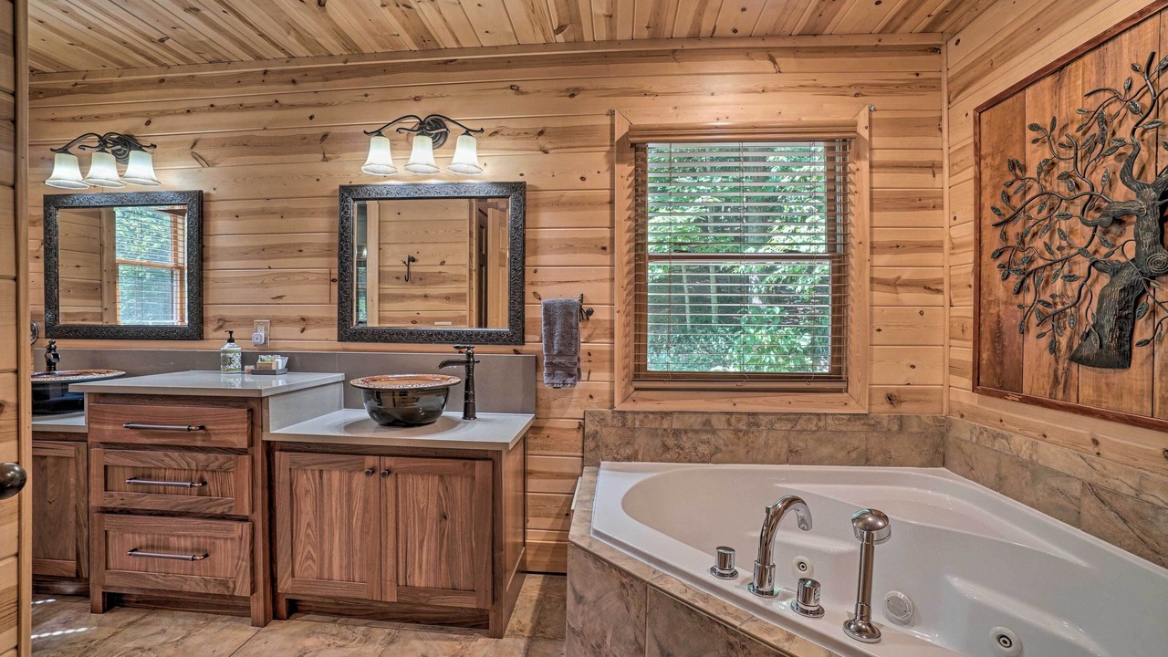 Photo of Bathroom in Hayesville