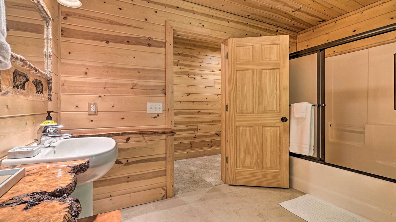 Photo of Bathroom in Hayesville