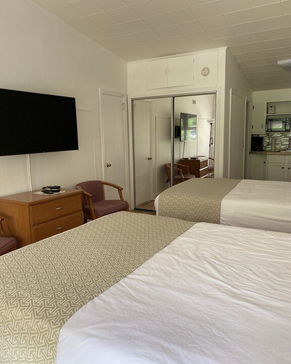 Photo of Bedroom in Flat Rock