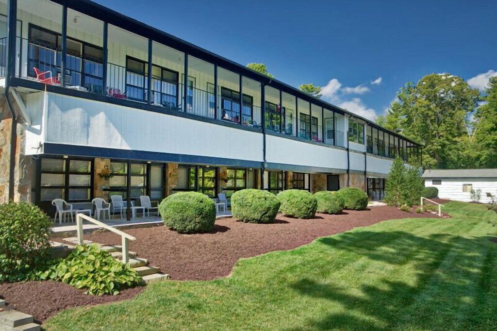 Photo of Buildings in Flat Rock