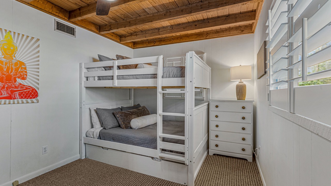 Photo of Bedroom in Mirror Lake