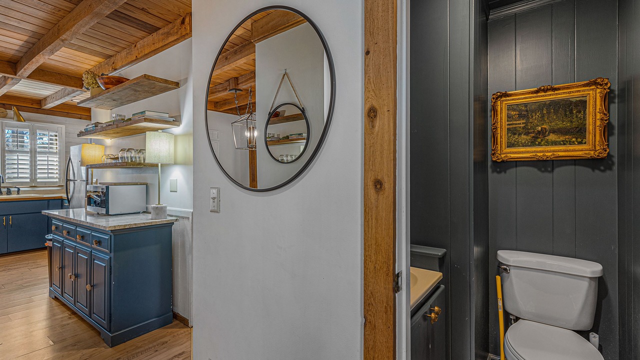 Photo of Bathroom in Mirror Lake