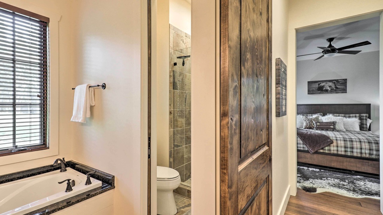 Photo of Bathroom in Glenville