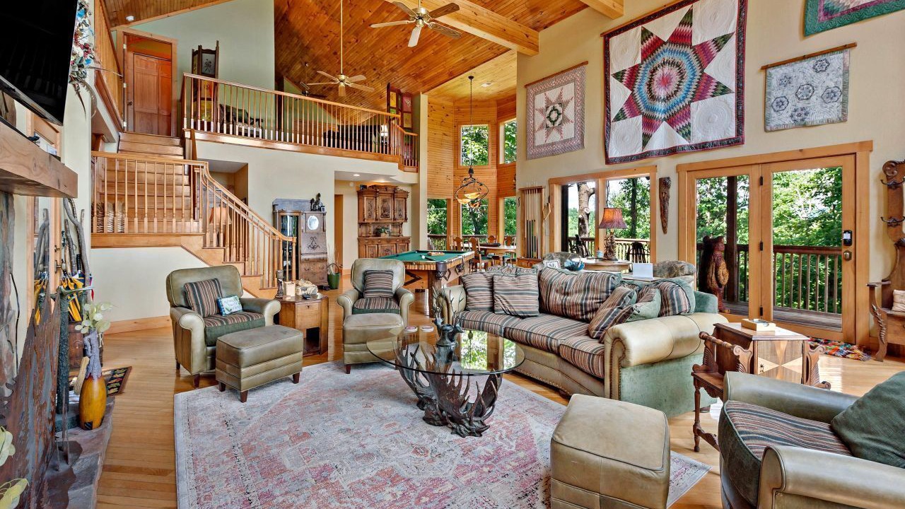 Photo of Livingroom in Old Fort