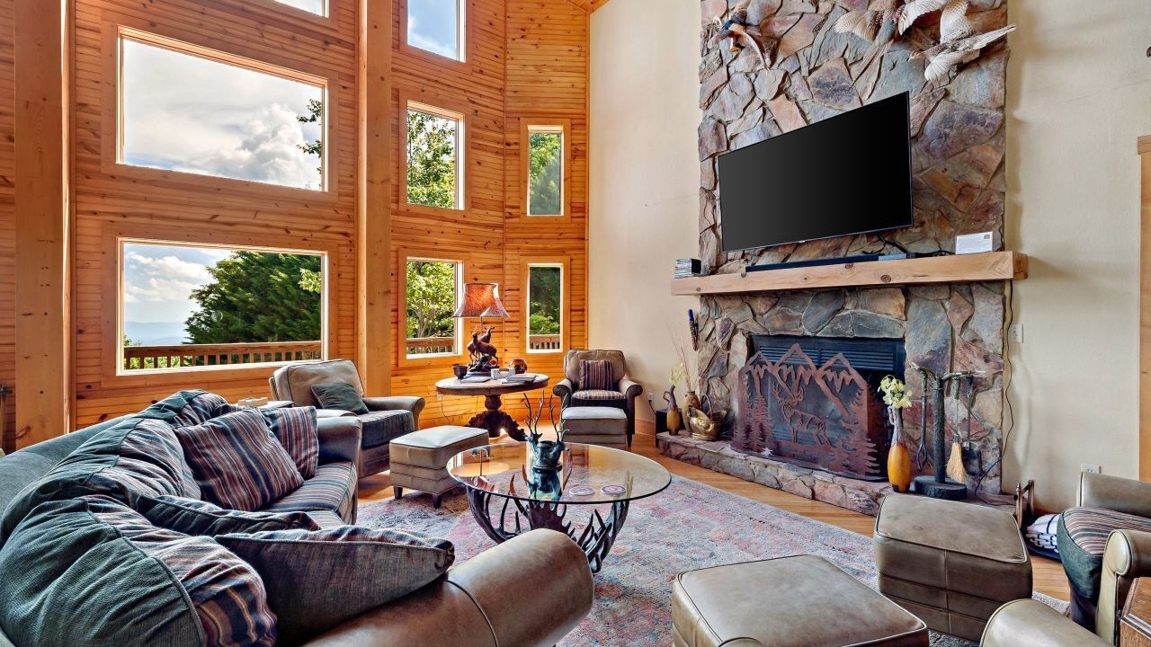 Photo of Livingroom in Old Fort