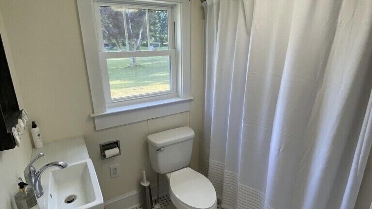 Photo of Bathroom in Wanchese