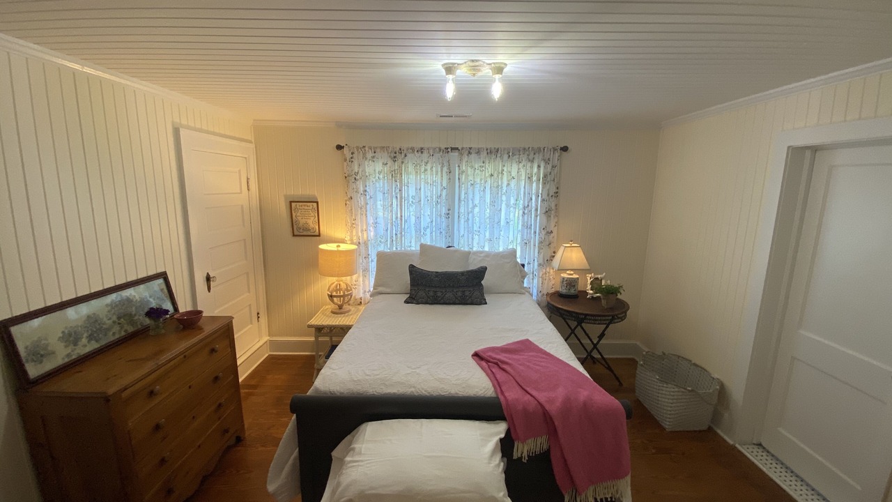 Photo of Bedroom in Wanchese