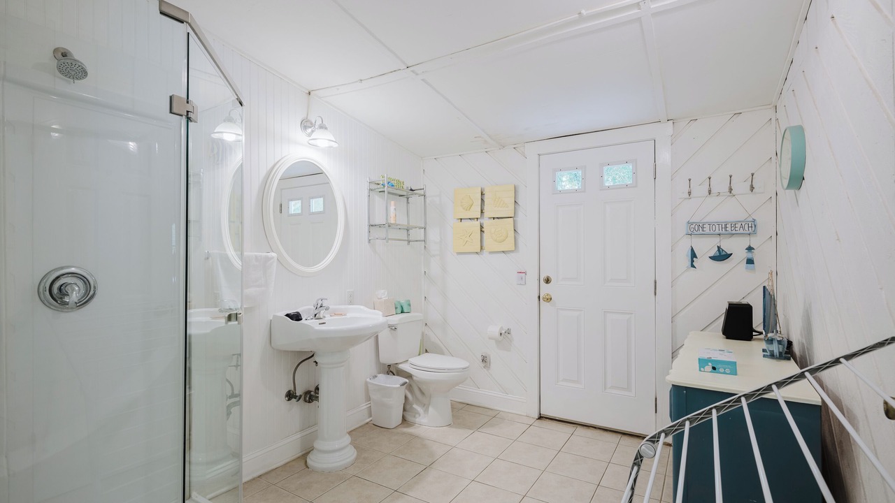 Photo of Bathroom in Folly Field