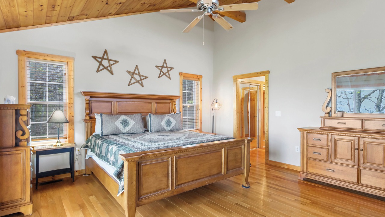 Photo of Bedroom in Spruce Pine