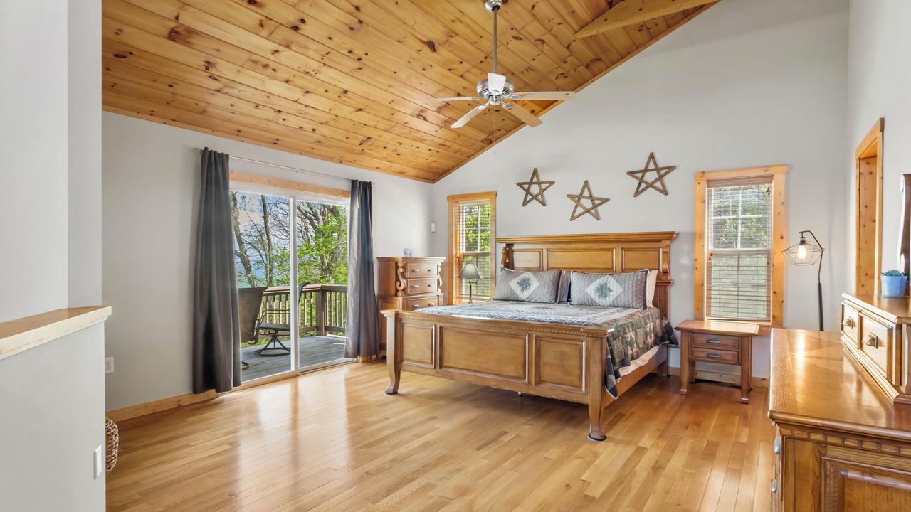 Photo of Bedroom in Spruce Pine