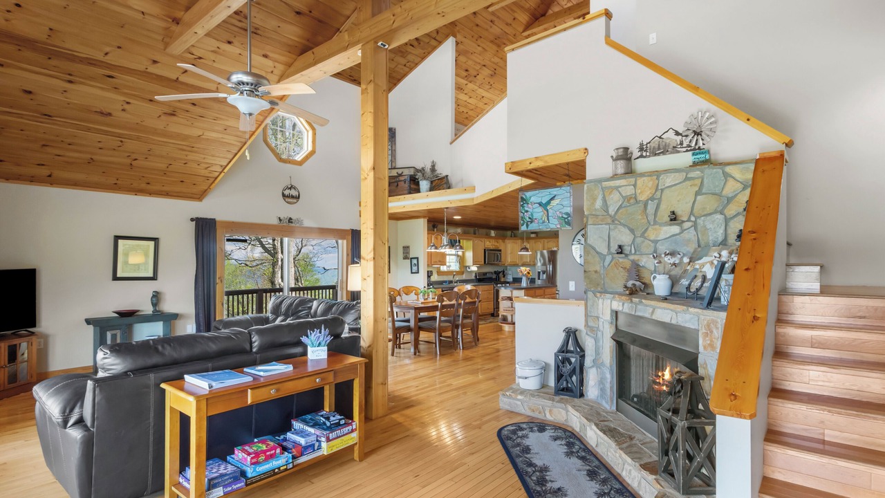 Photo of Livingroom in Spruce Pine