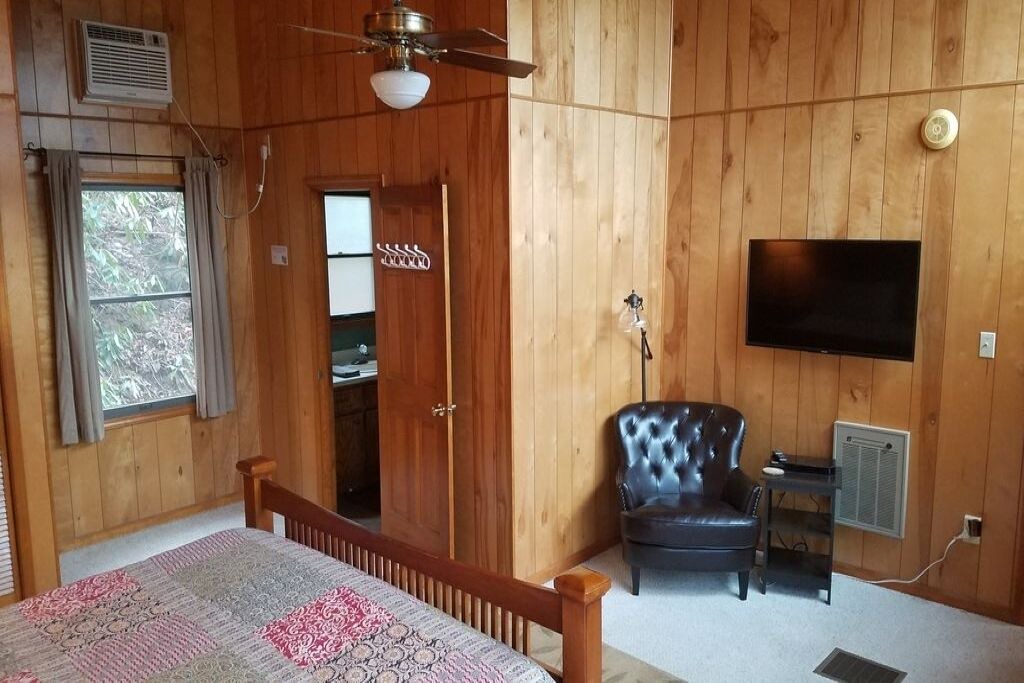 Photo of Bedroom in Burnsville