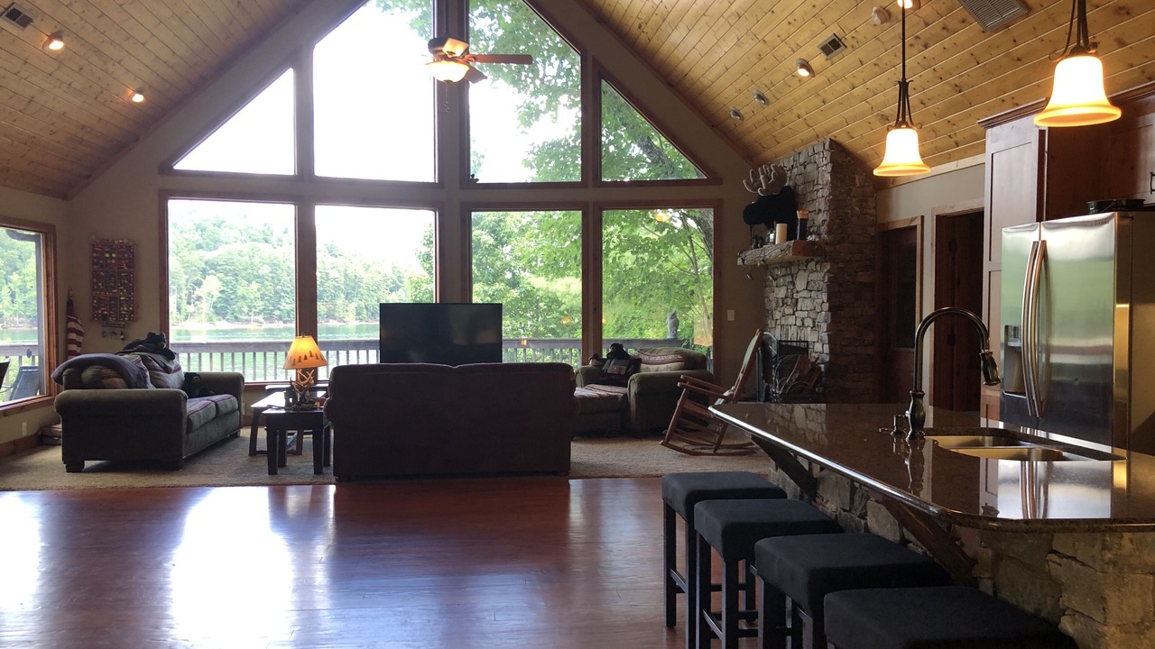 Photo of Livingroom in Forest Lake Heights