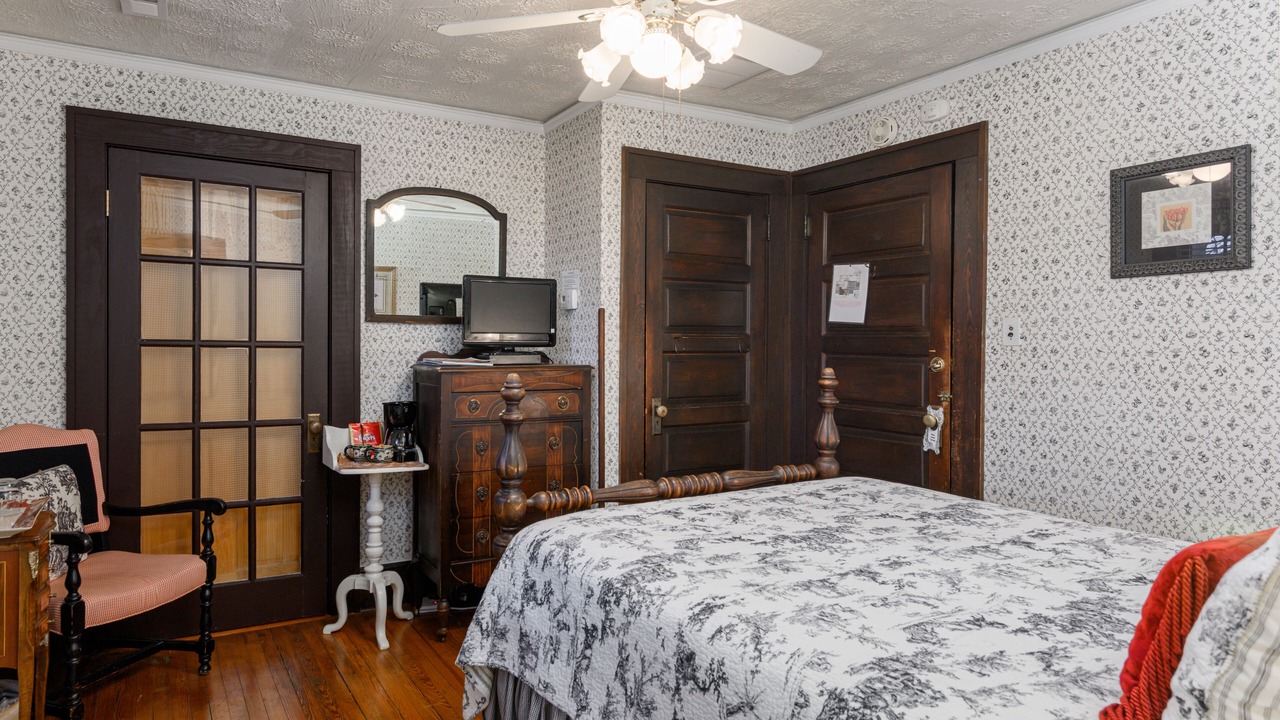 Photo of Bedroom in Asheville