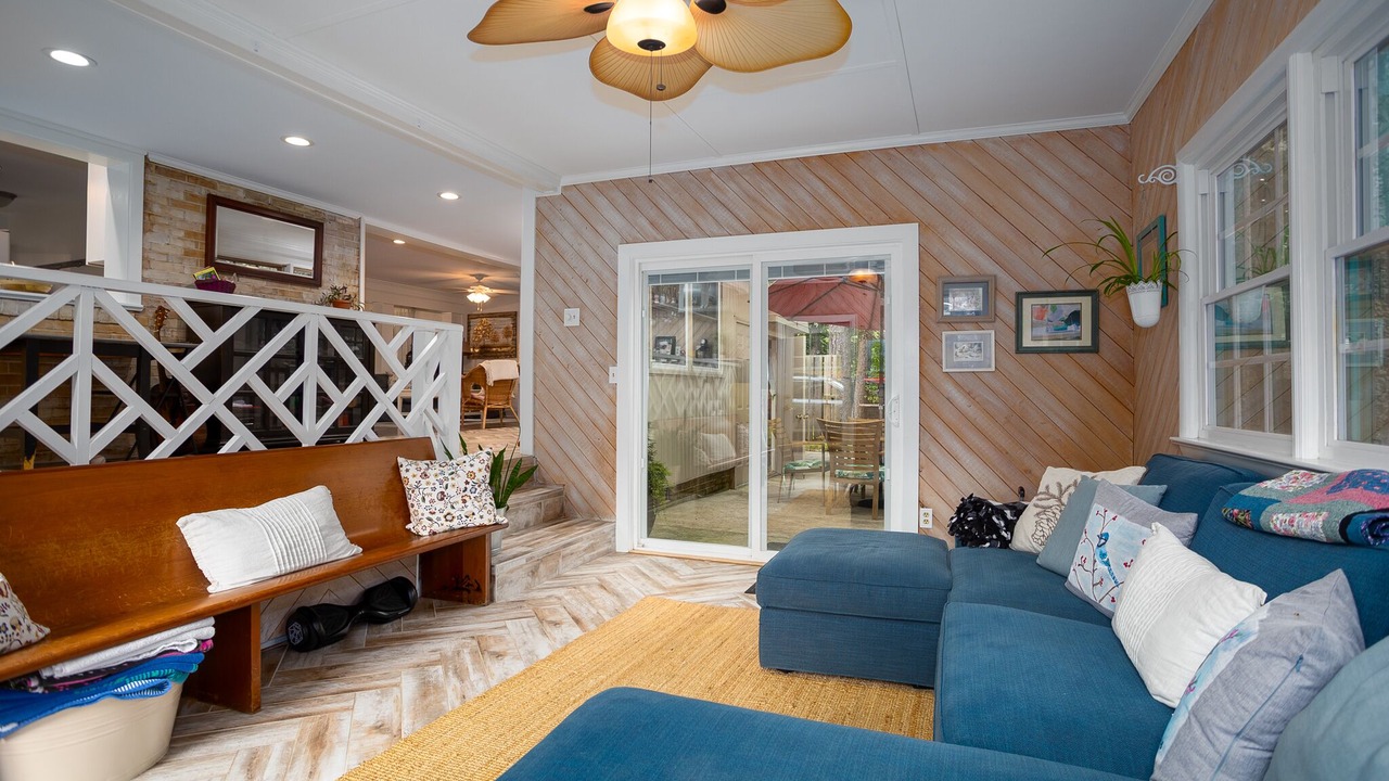 Photo of Livingroom in Elizabeth City