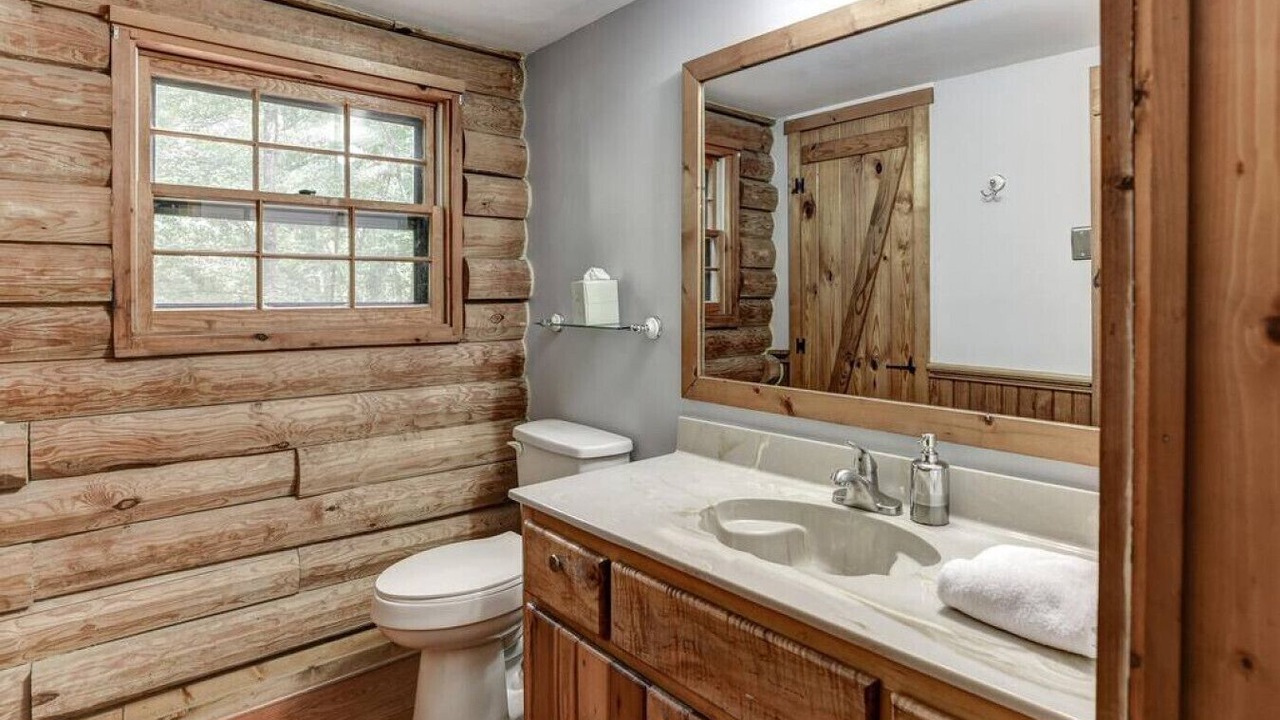 Photo of Bathroom in Royal Pines