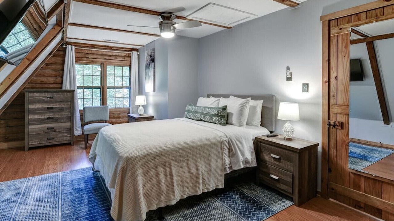 Photo of Bedroom in Royal Pines
