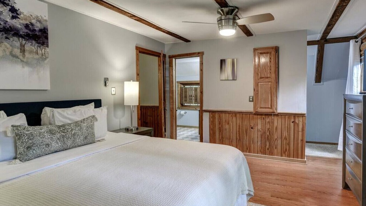 Photo of Bedroom in Royal Pines