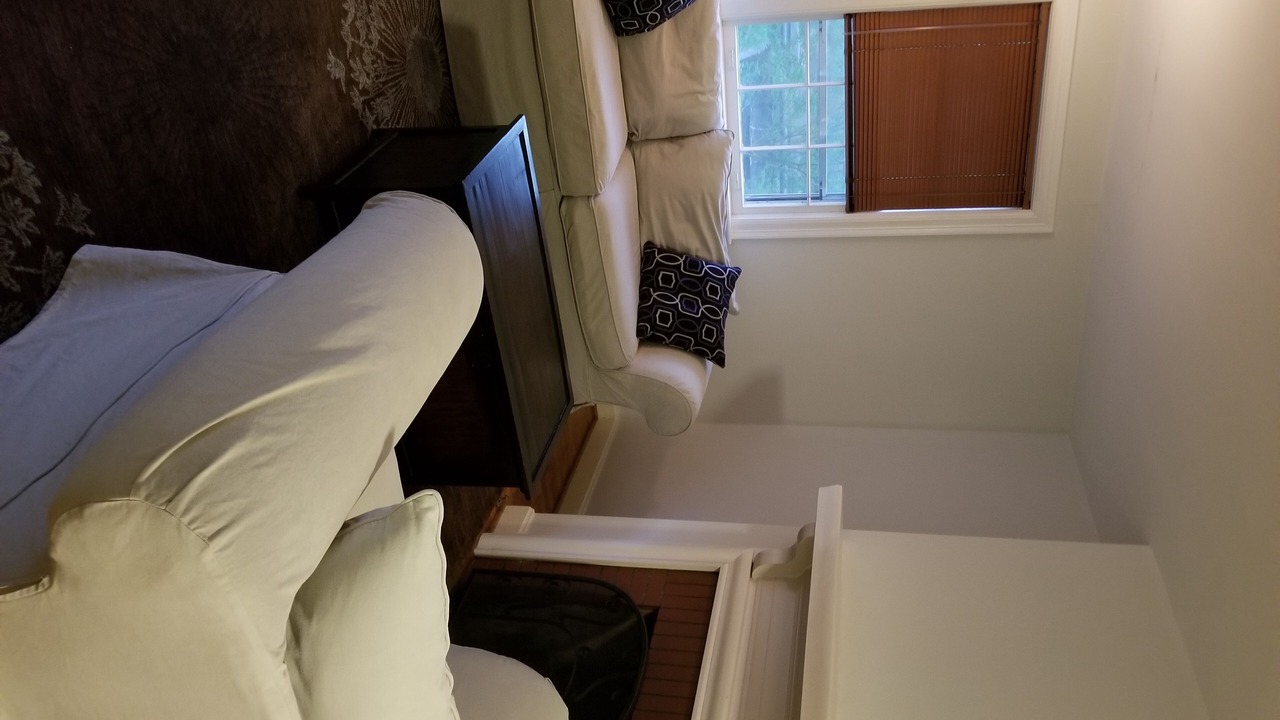 Photo of Bedroom in Green Hills