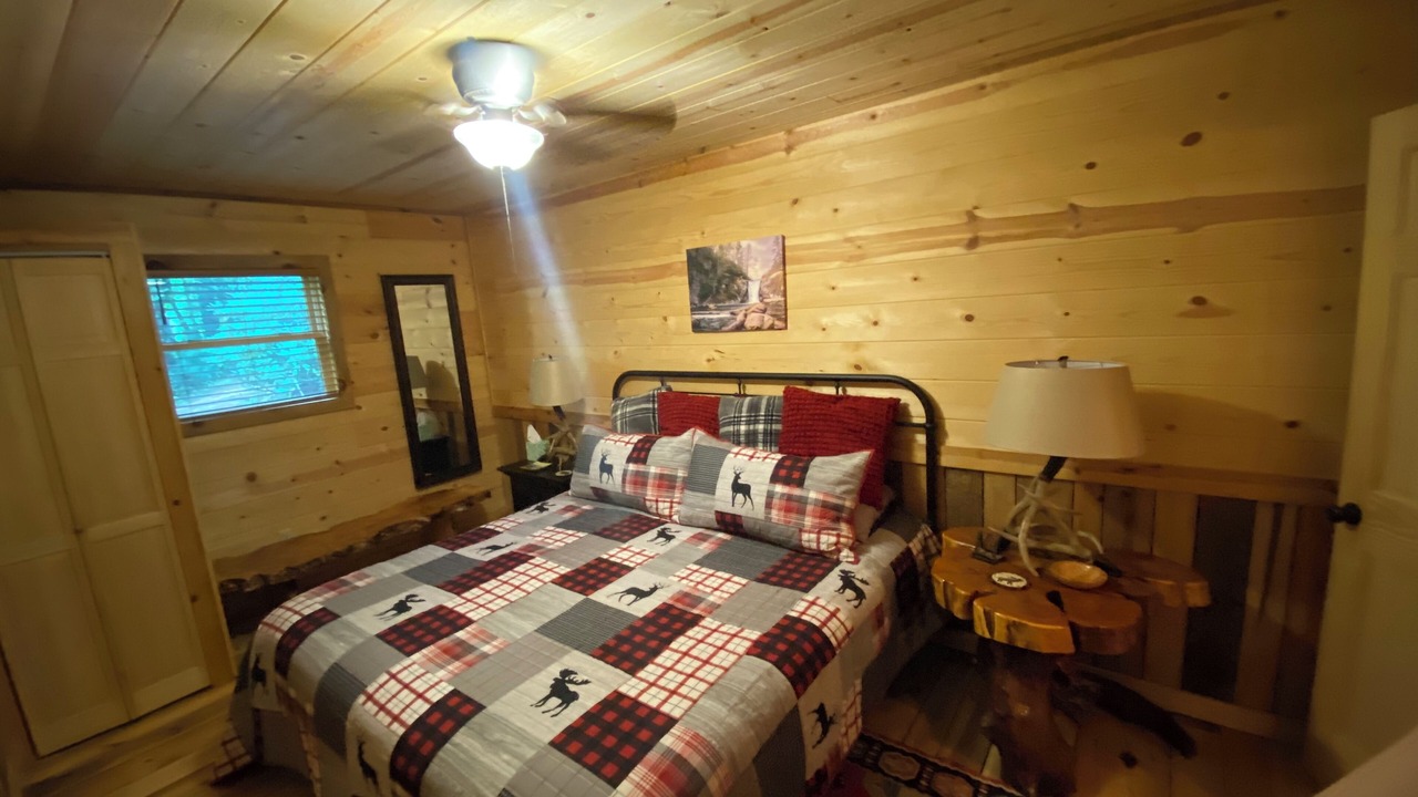 Photo of Bedroom in Deep Gap