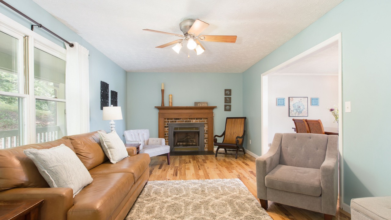 Photo of Bedroom in Royal Pines