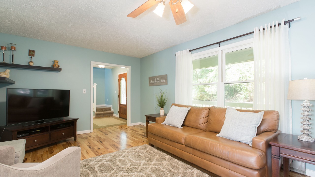 Photo of Bedroom in Royal Pines