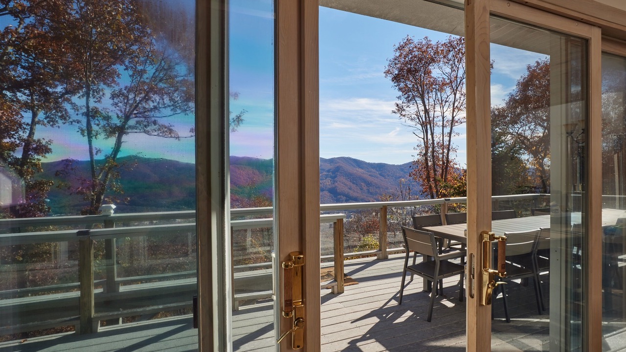 Photo of Bedroom in Swannanoa