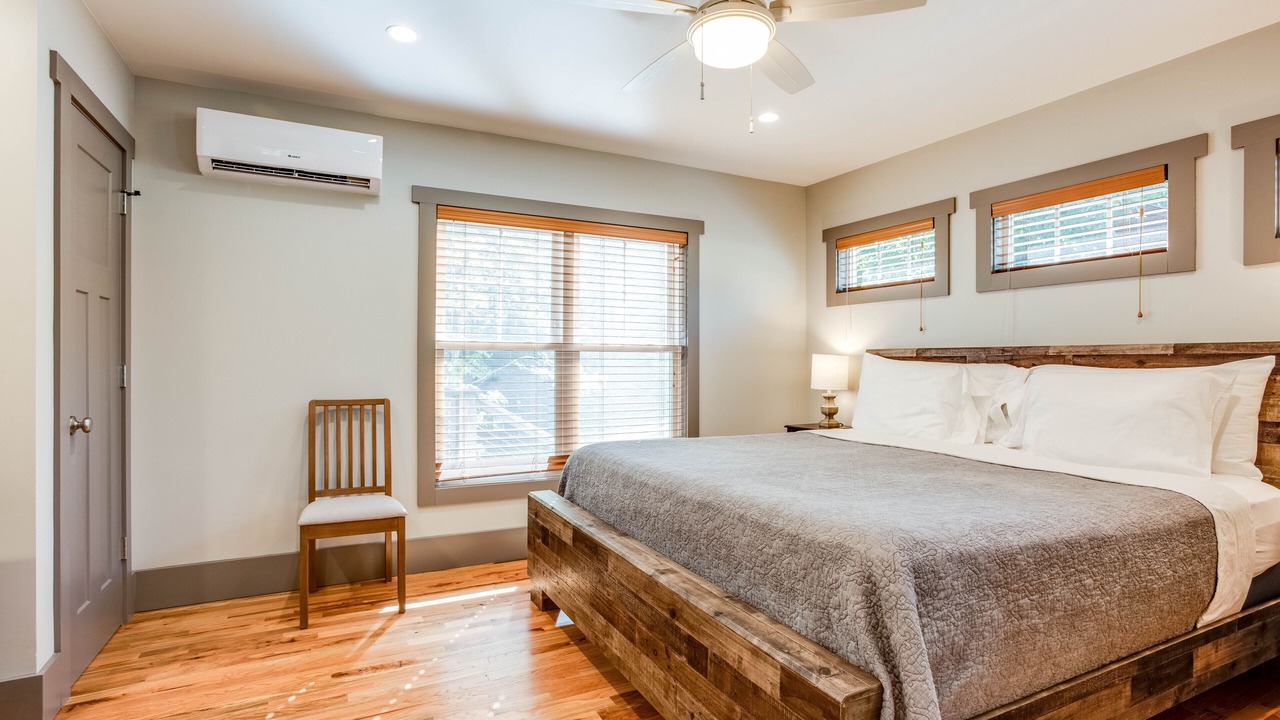 Photo of Bedroom in Valley Hill