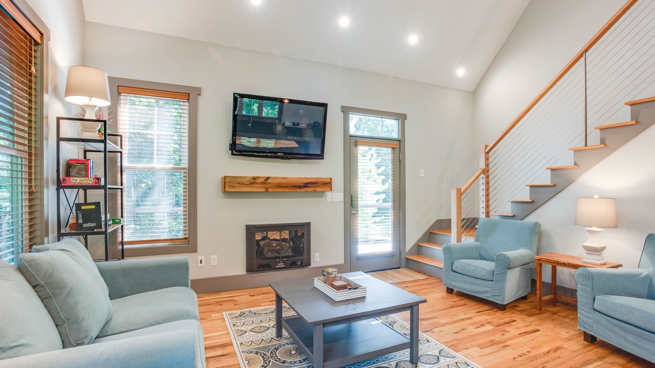 Photo of Livingroom in Valley Hill