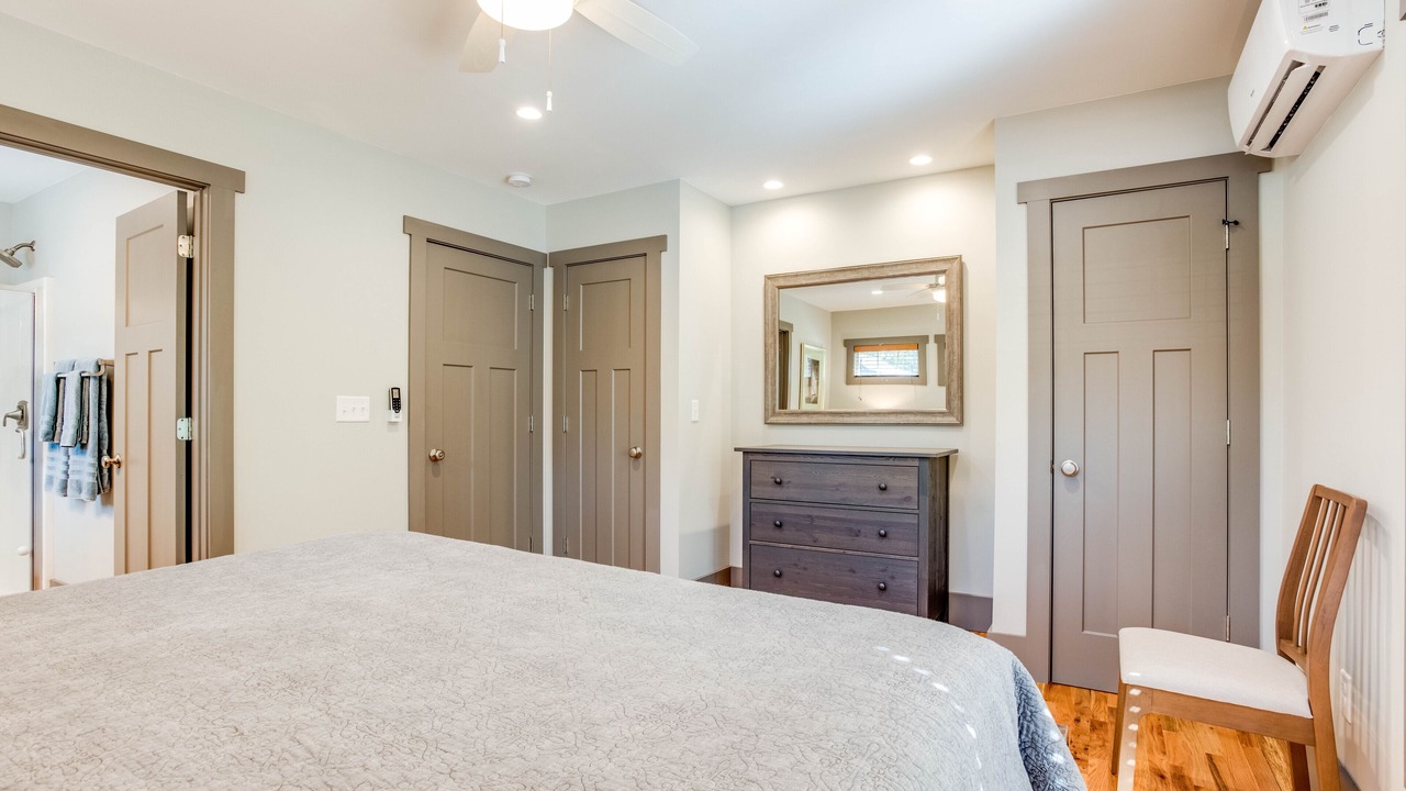 Photo of Bedroom in Valley Hill