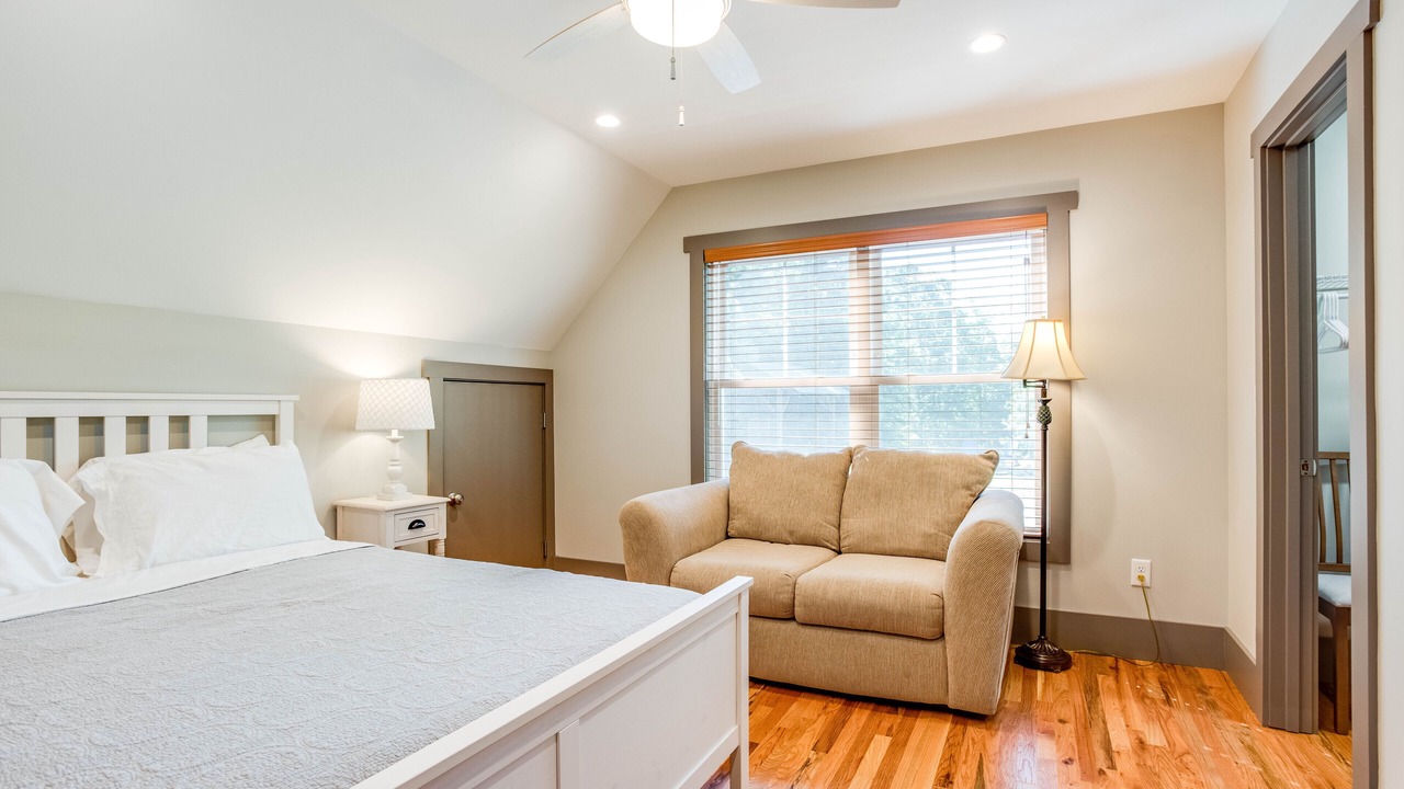 Photo of Bedroom in Valley Hill