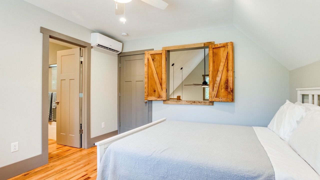 Photo of Bedroom in Valley Hill