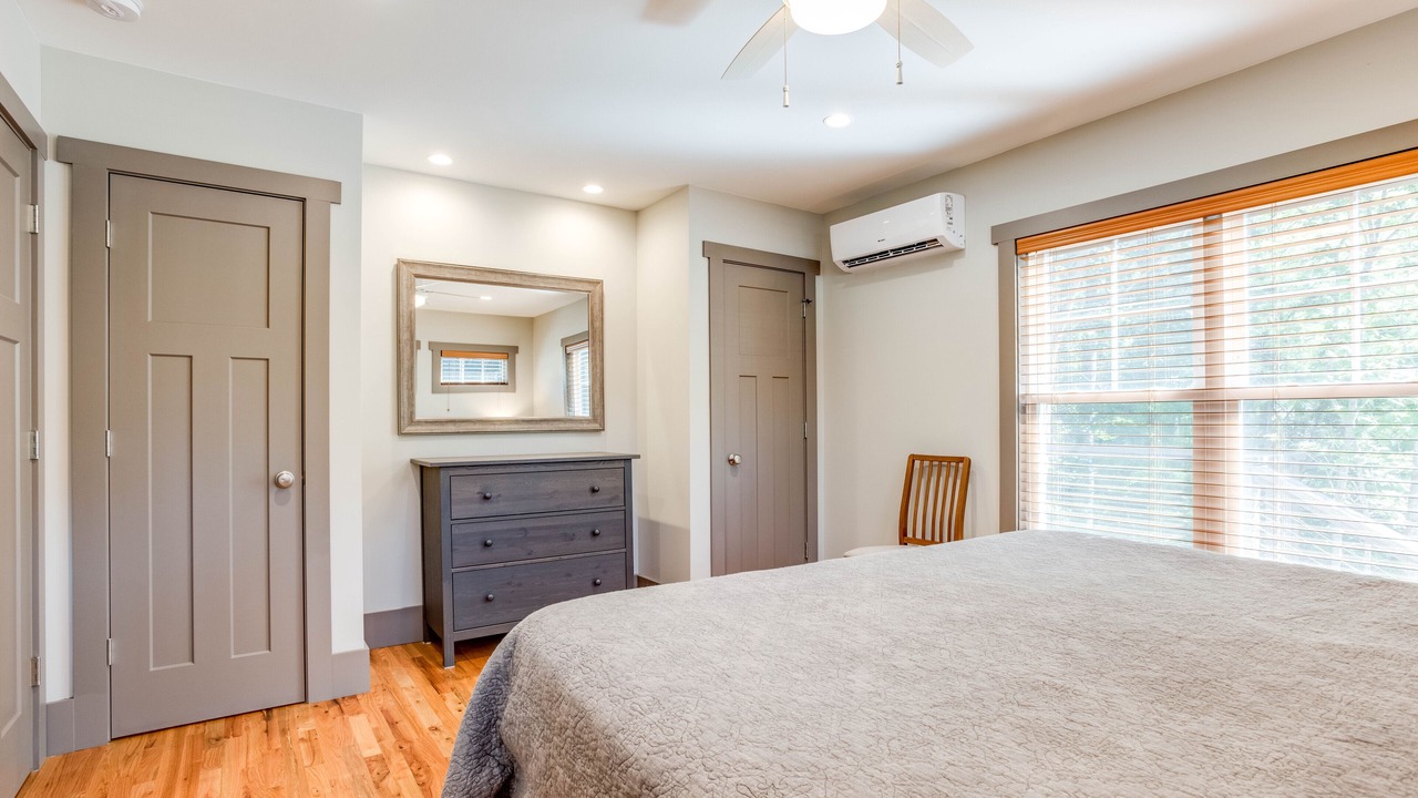 Photo of Bedroom in Valley Hill