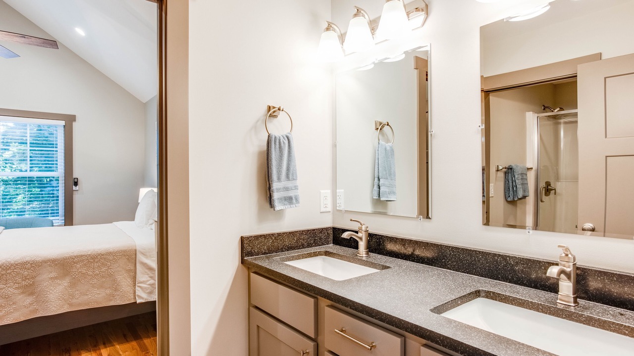 Photo of Bathroom in Valley Hill