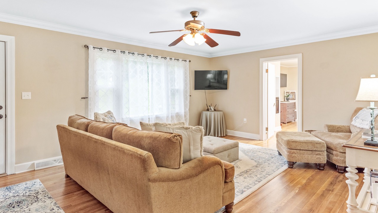 Photo of Livingroom in Mills River