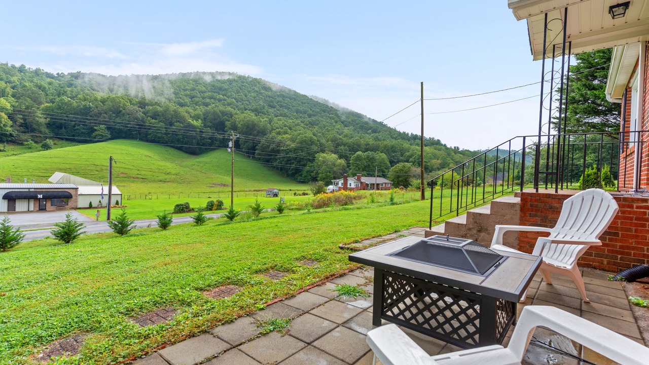 Photo of Outdoor in Mills River