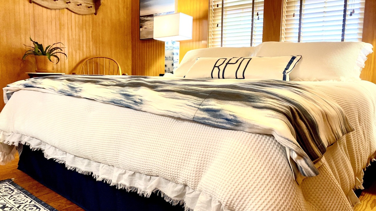Photo of Bedroom in Manteo