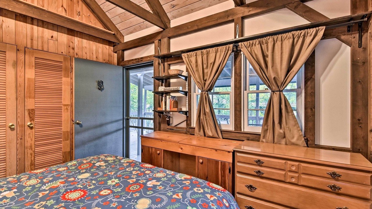 Photo of Bedroom in Newland